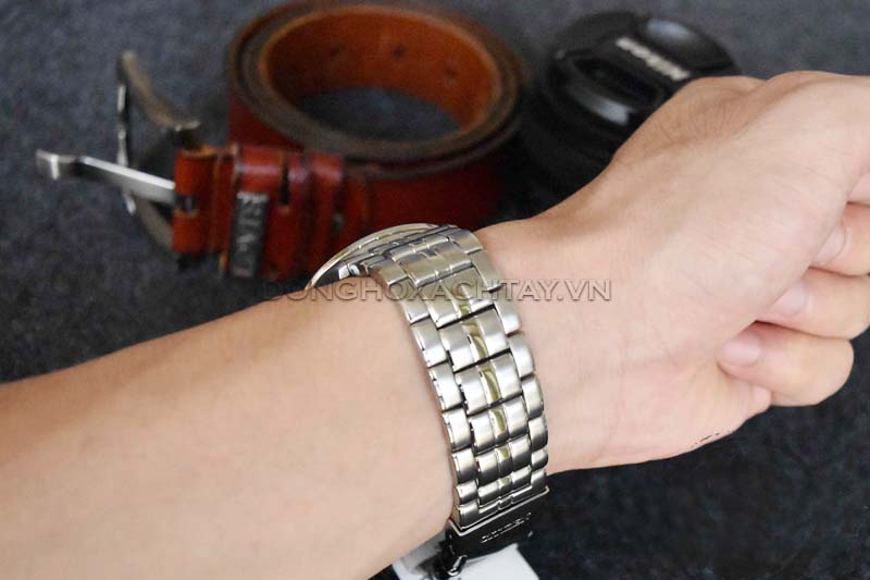 Đồng hồ Citizen CB0011-51L gía rẻ