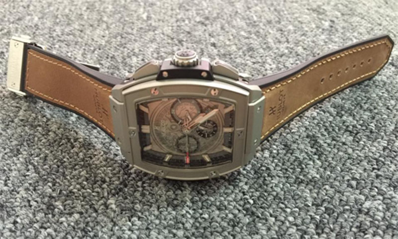 dong-ho-co-Hublot-HB-G001